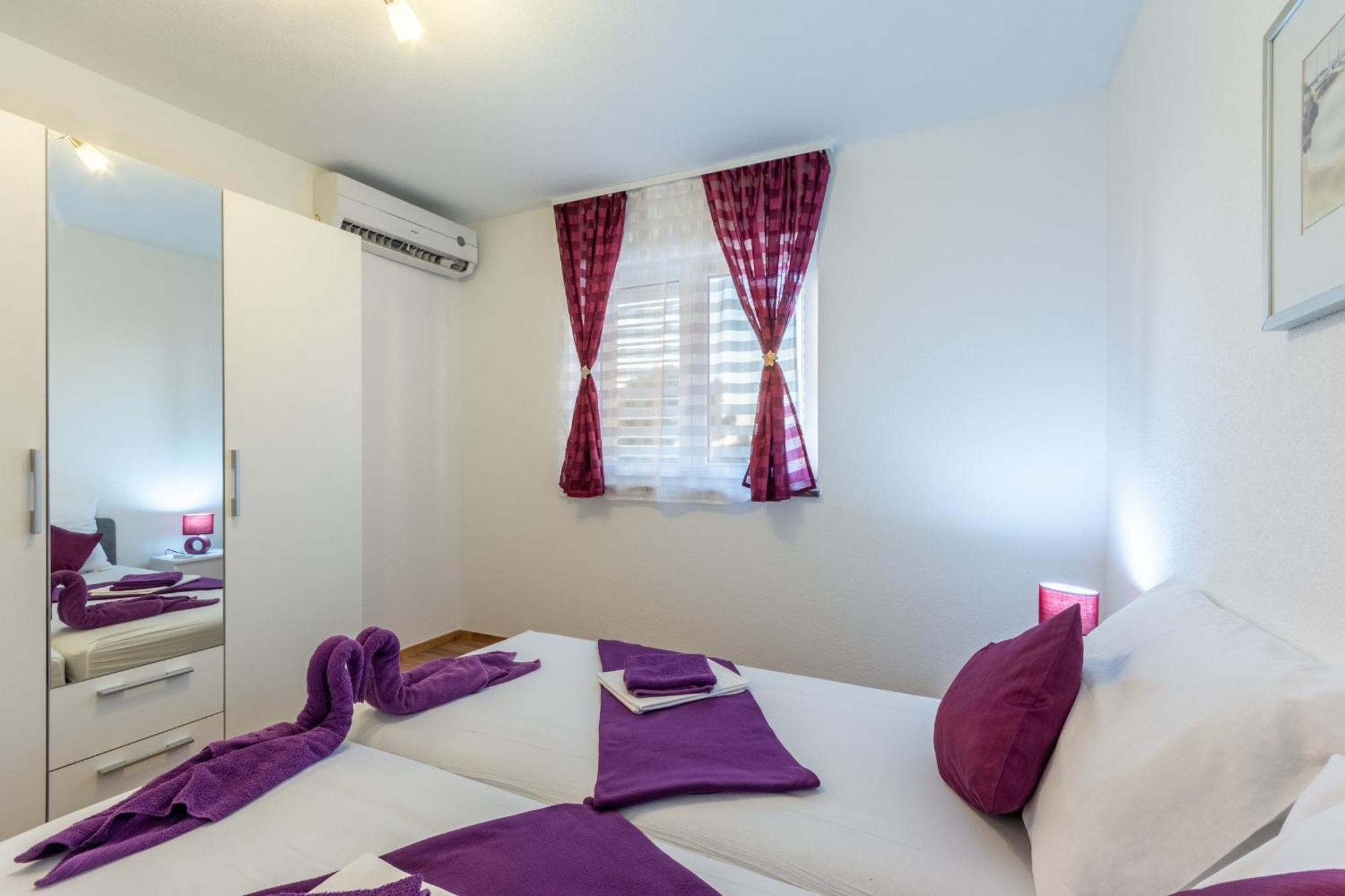 Family Friendly Apartments With A Swimming Pool Stanici, Omis - 18676 Room photo